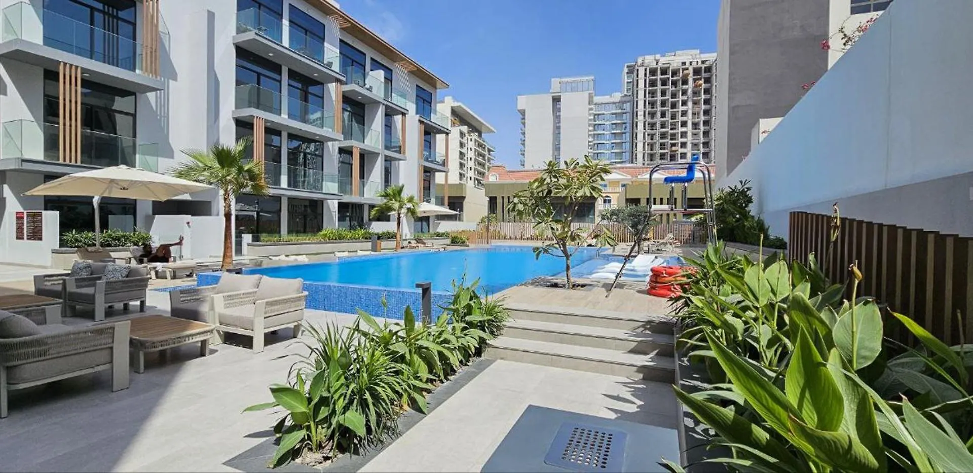 Luxury Stay Jvc Modern 1Bhk Pool & Gym Access Dubai
