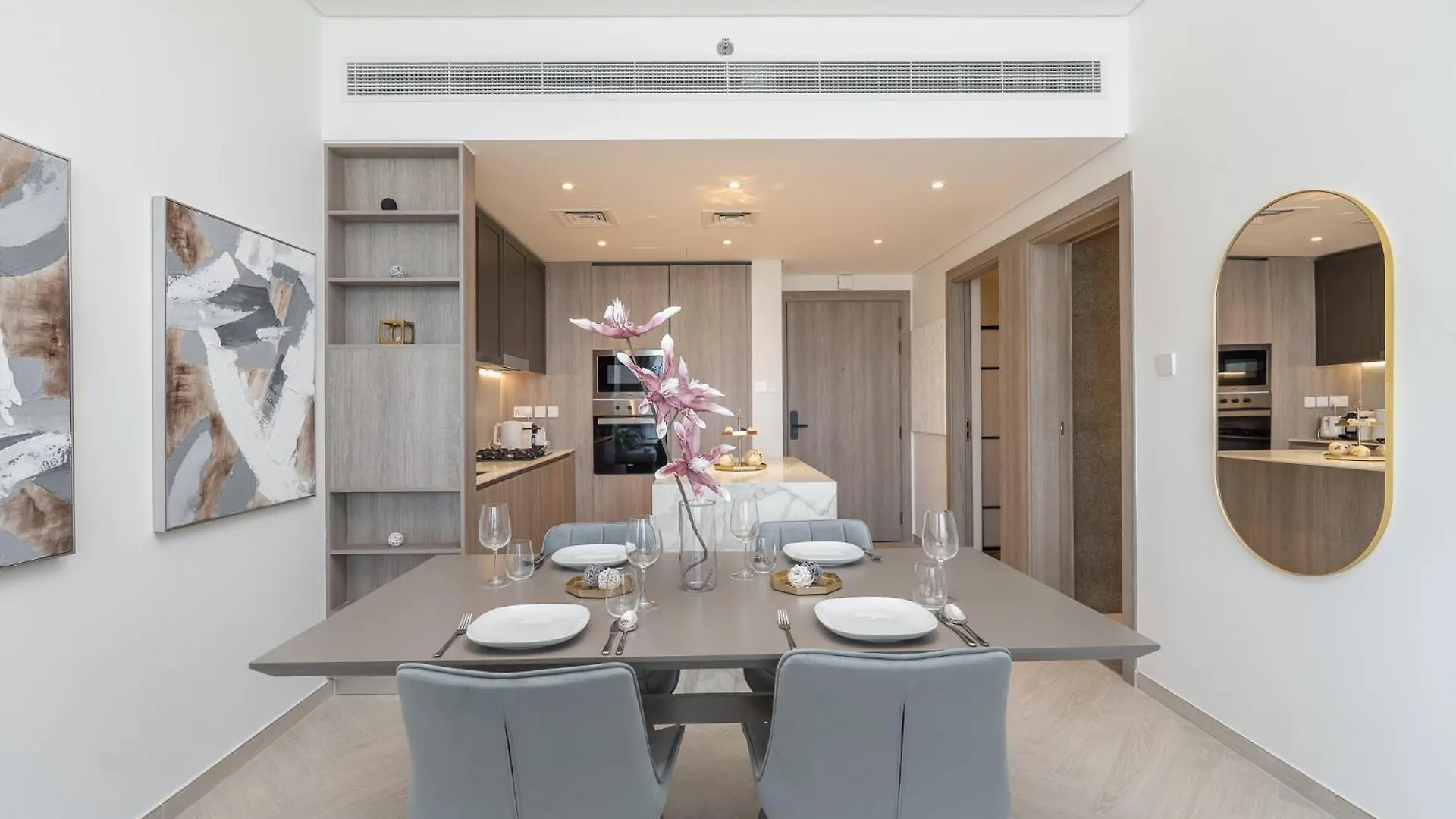 Luxury Stay Jvc Modern 1Bhk Pool & Gym Access Dubai Apartment
