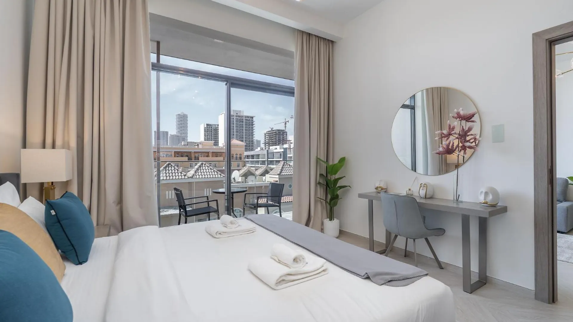 Luxury Stay Jvc Modern 1Bhk Pool & Gym Access Dubai Apartment