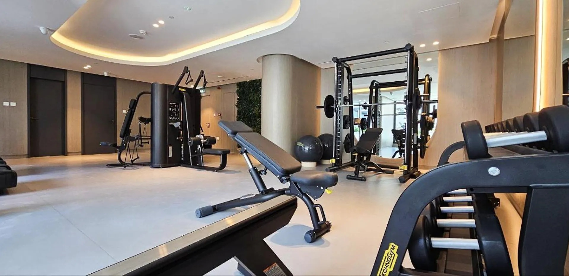 Luxury Stay Jvc Modern 1Bhk Pool & Gym Access Dubai